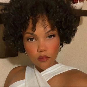 Meet your Posher, Brandi